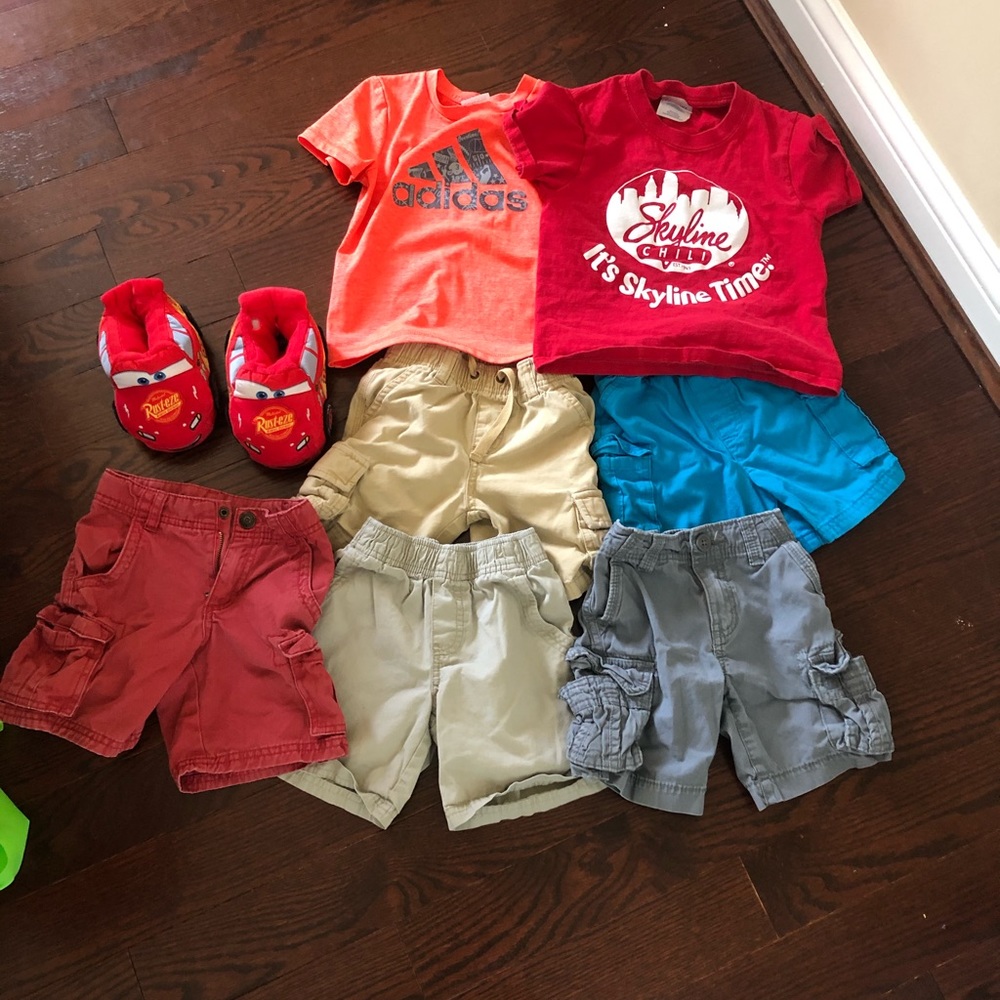 Lot of boys 2t-3t summer clothes